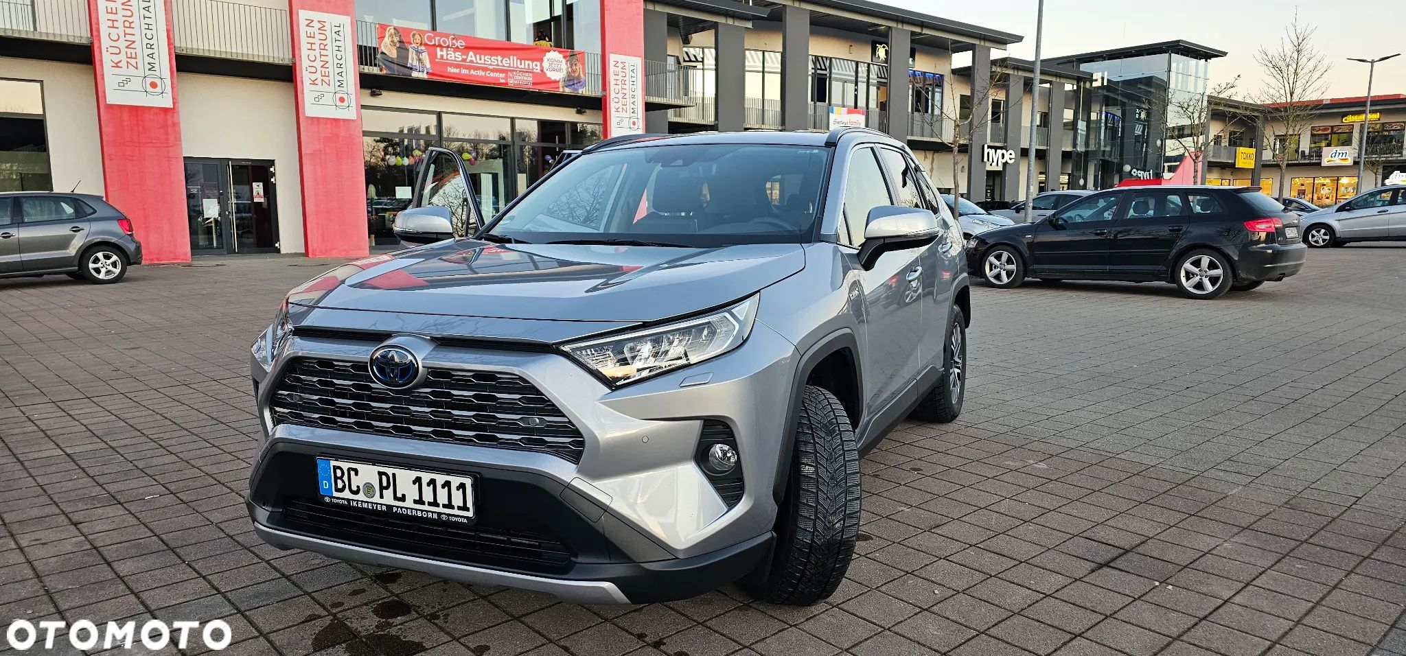 Toyota RAV4 - 1
