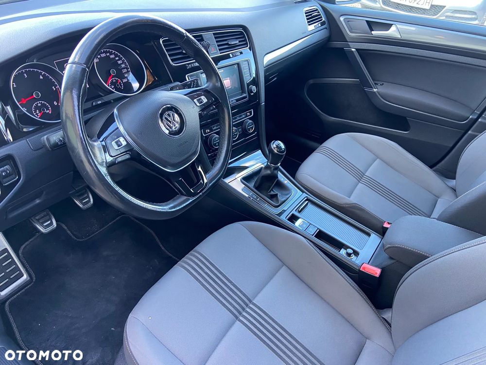 Volkswagen Golf 1.6 TDI BlueMotion Technology Allstar - 34