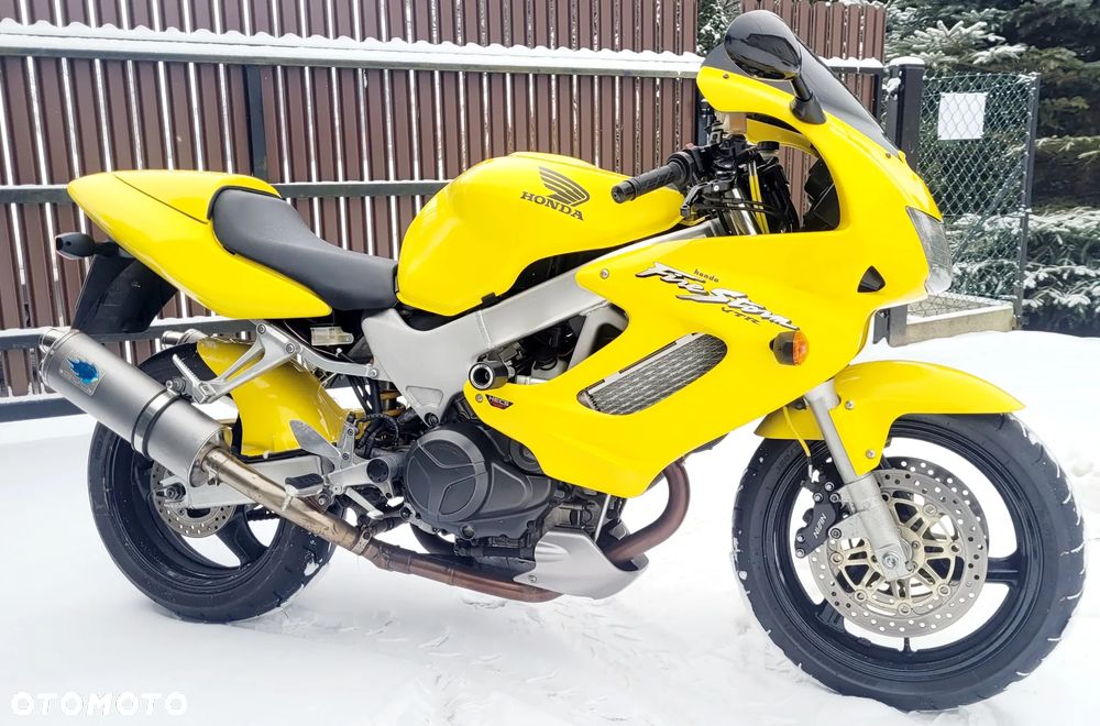 Honda VTR - 12