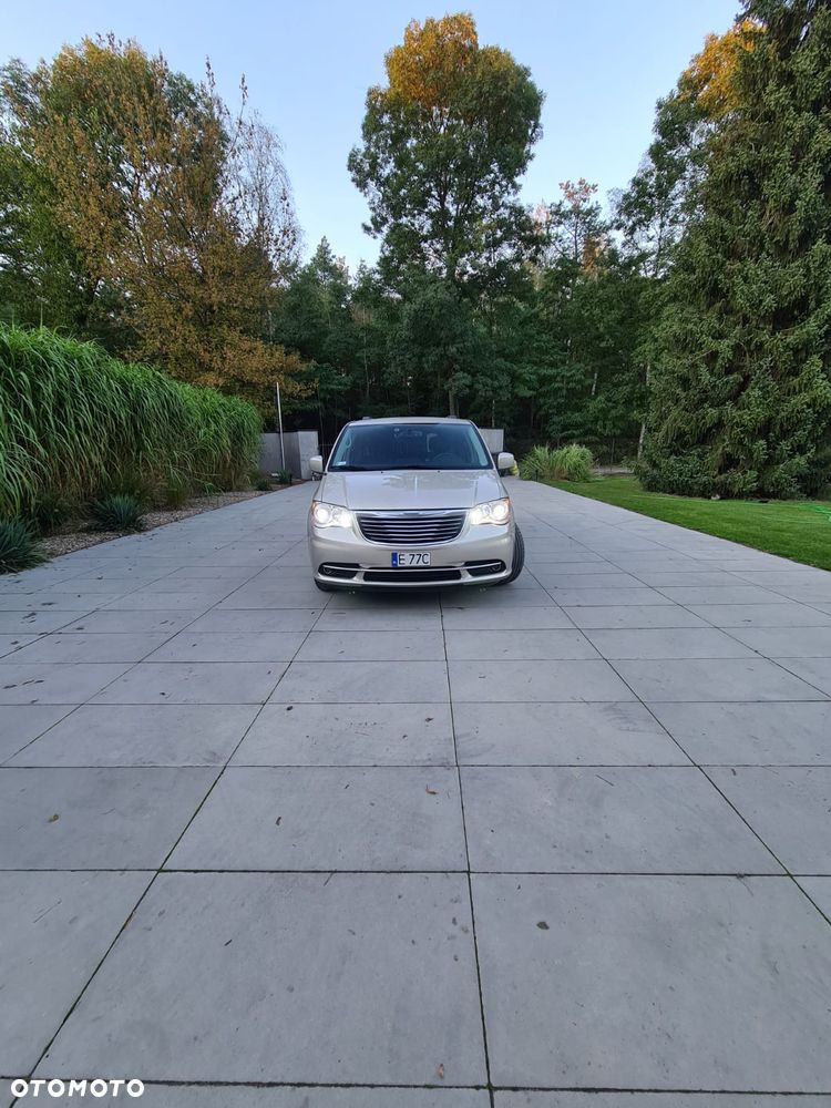 Chrysler Town & Country 3.6 Touring - 2