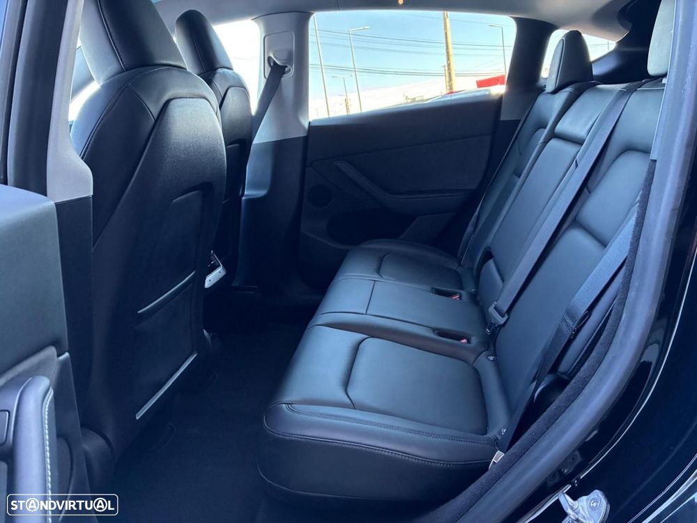 Tesla Model Y Performance Dual Motor AWD - 4