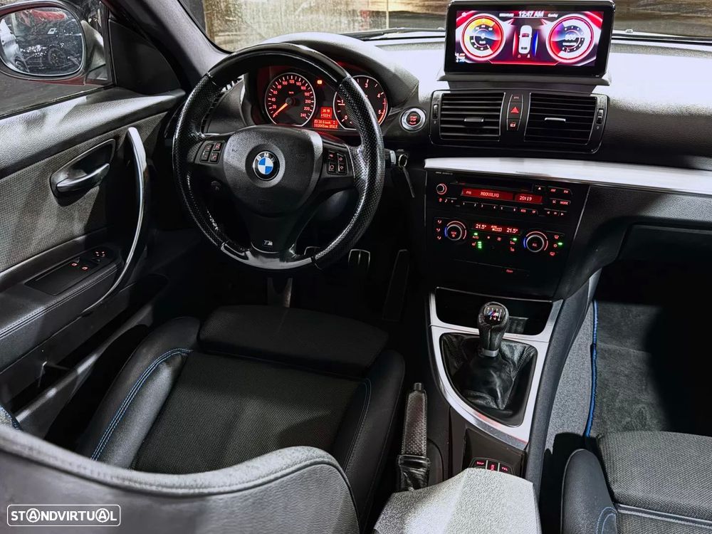 BMW 118 d Pack M - 11