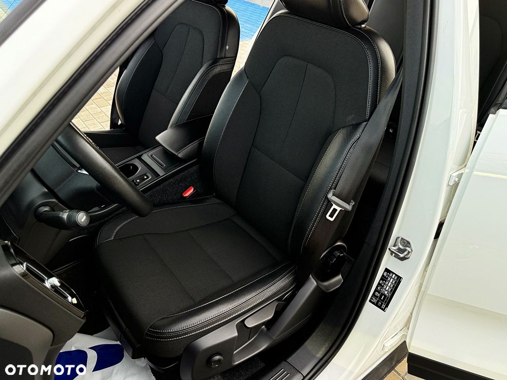 Volvo XC 40 D3 Momentum Pro - 26