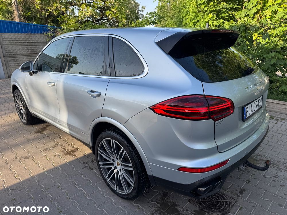 Porsche Cayenne - 4