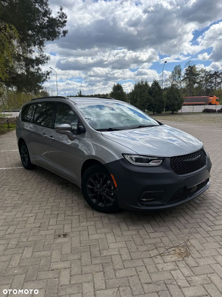 Chrysler Pacifica - 7