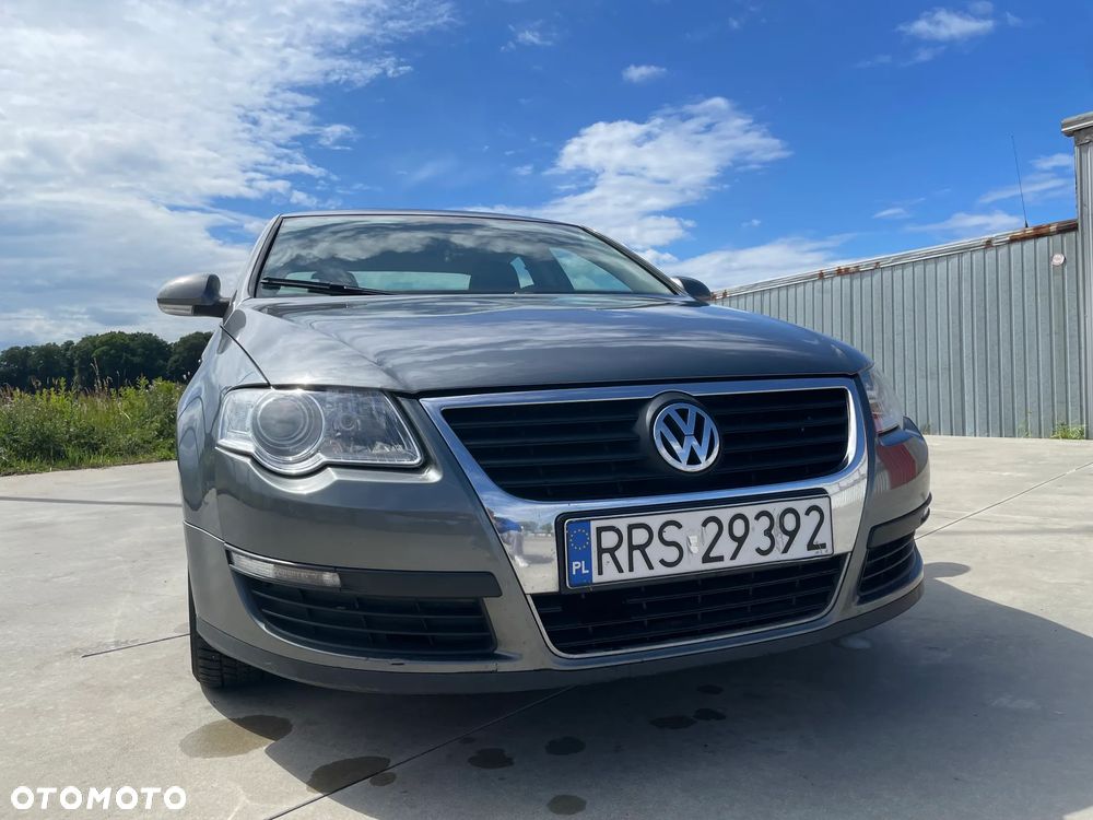 Volkswagen Passat - 16