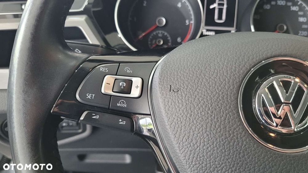 Volkswagen Touran - 13