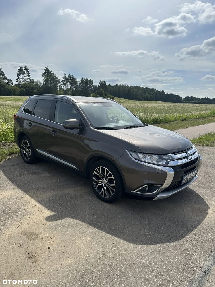 Mitsubishi Outlander 2.2 DID Instyle Navi 4WD - 3