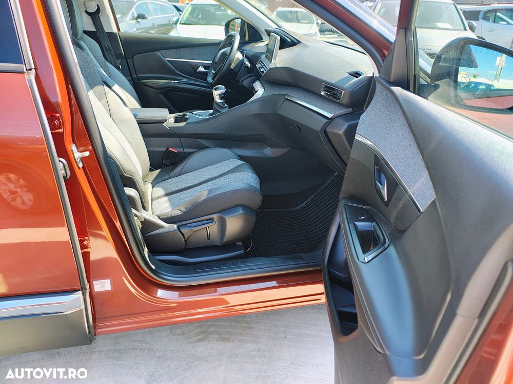 Peugeot 3008 PureTech 130 Stop & Start GPF Allure - 24