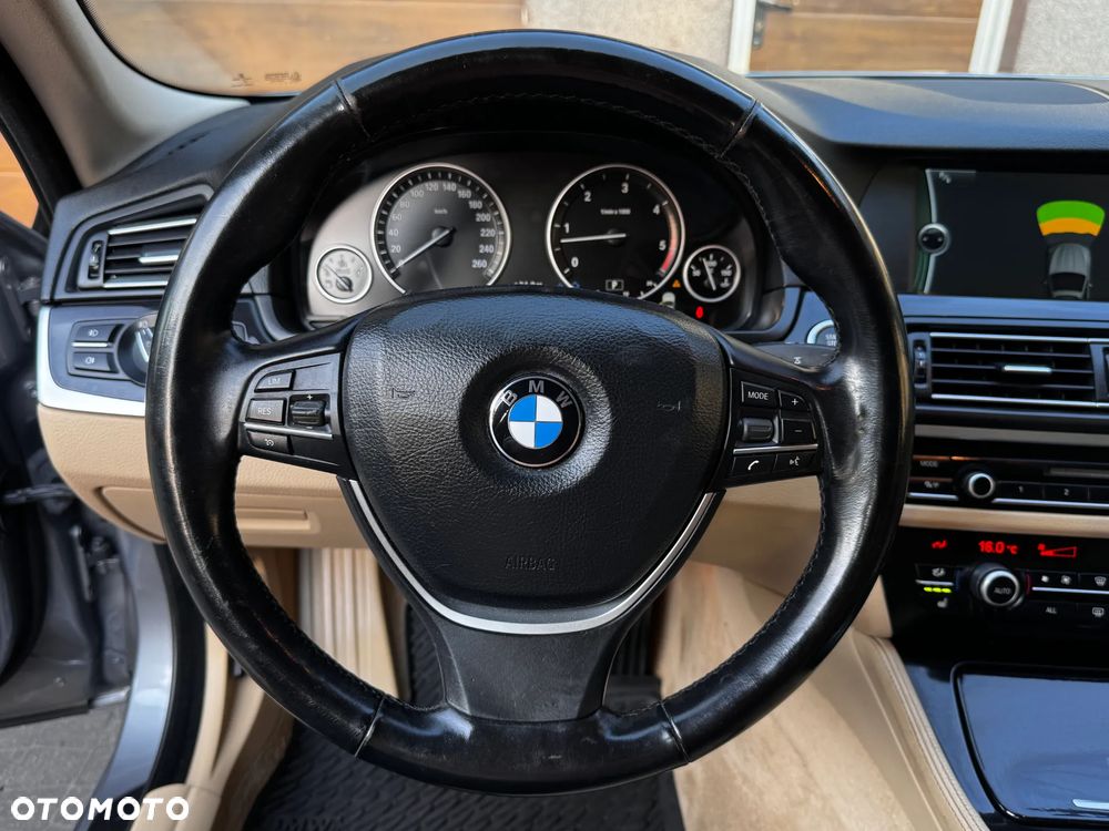 BMW Seria 5 530d xDrive Luxury Line - 9