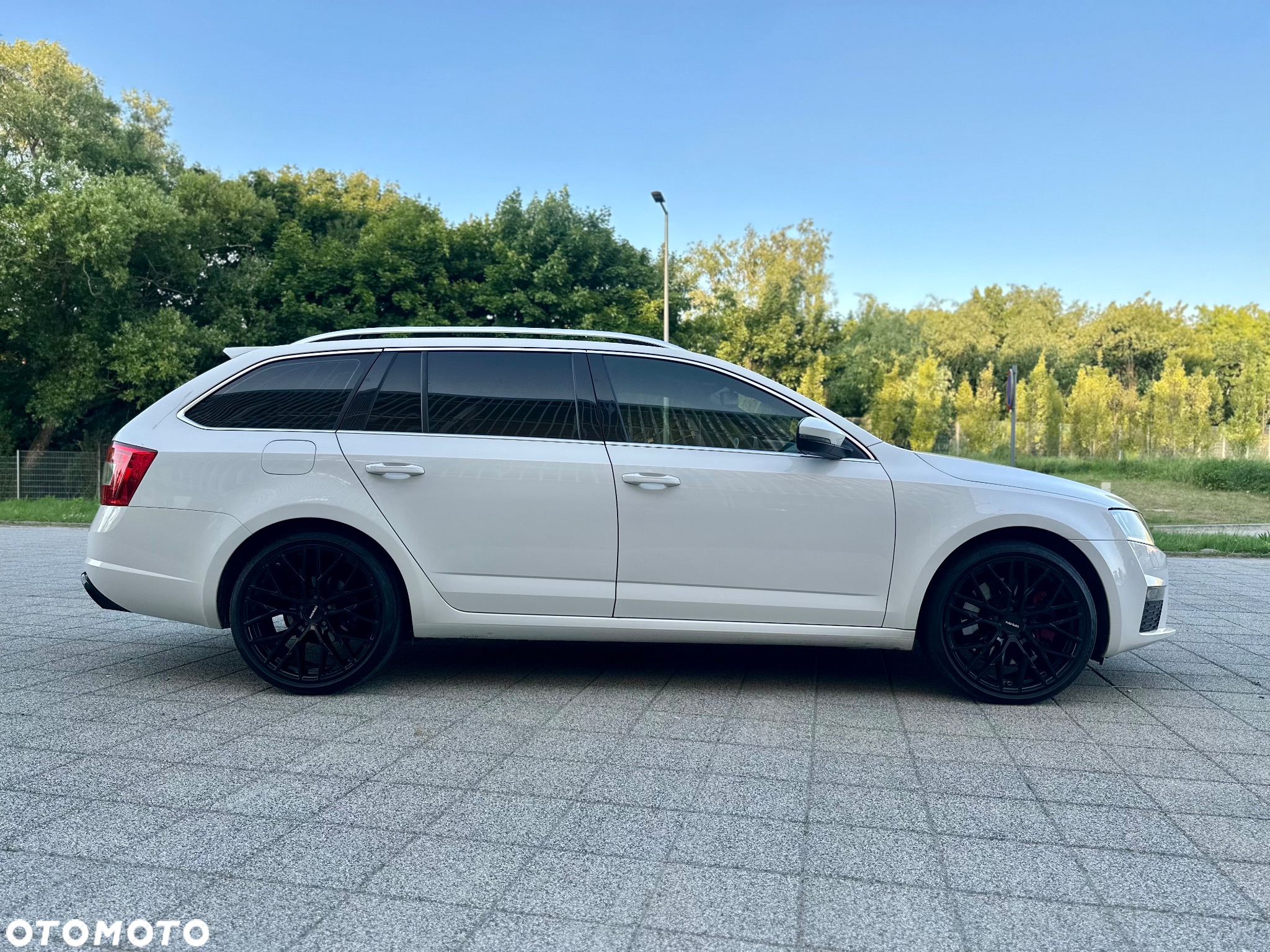 Skoda Octavia 2.0 TDI DSG RS - 13