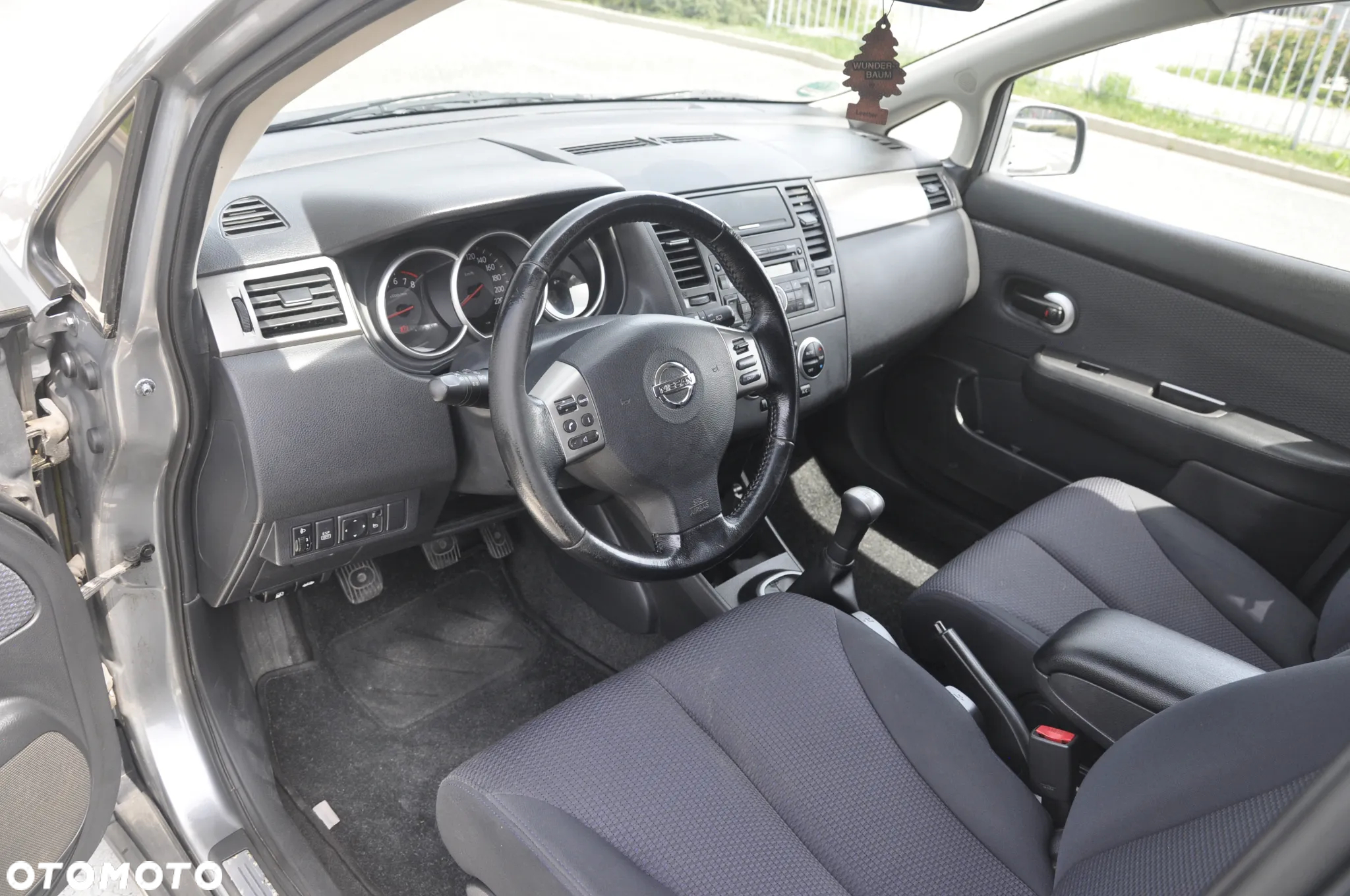 Nissan Tiida 1.6 Visia AC/CD - 12
