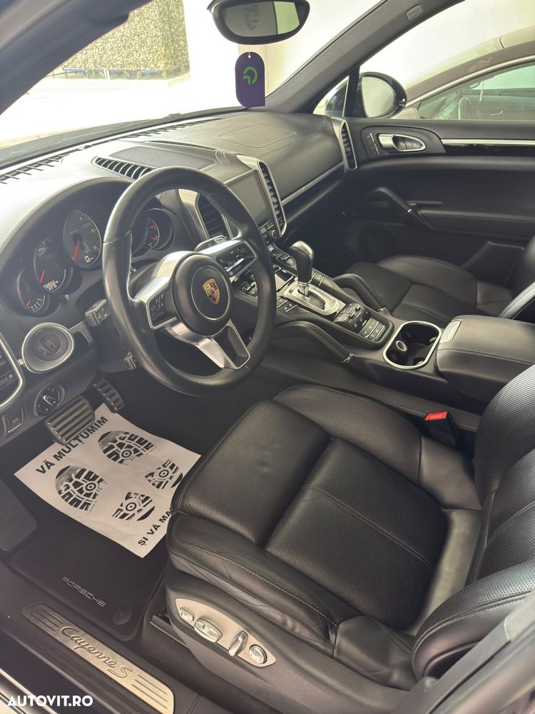 Porsche Cayenne 4.2 L S - 16