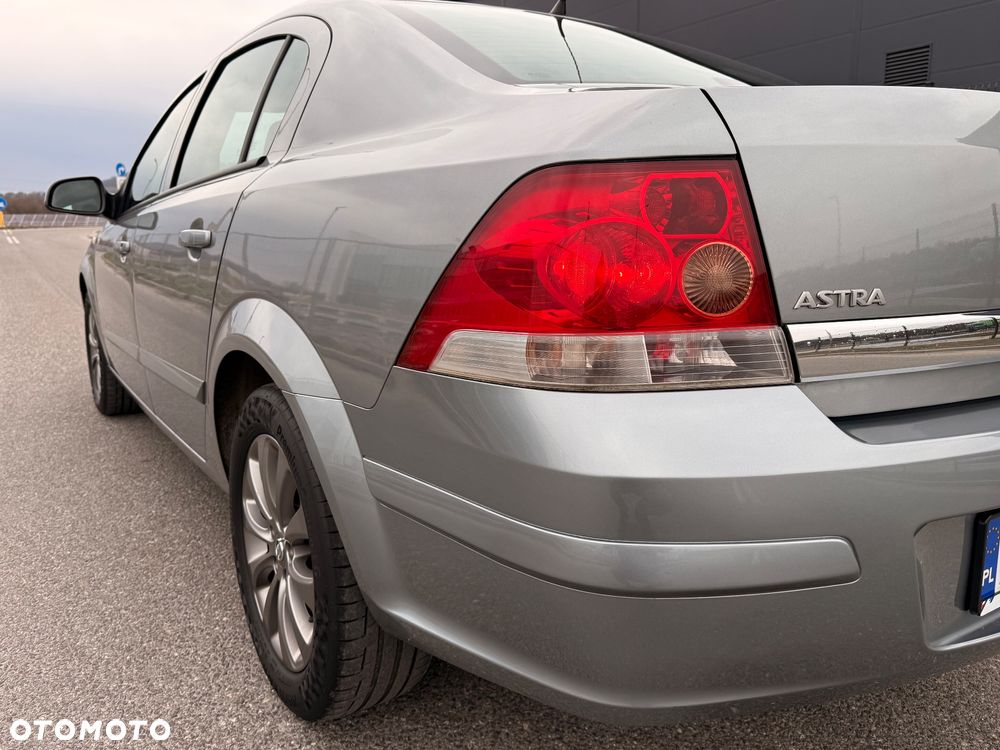 Opel Astra 1.6 Edition - 10