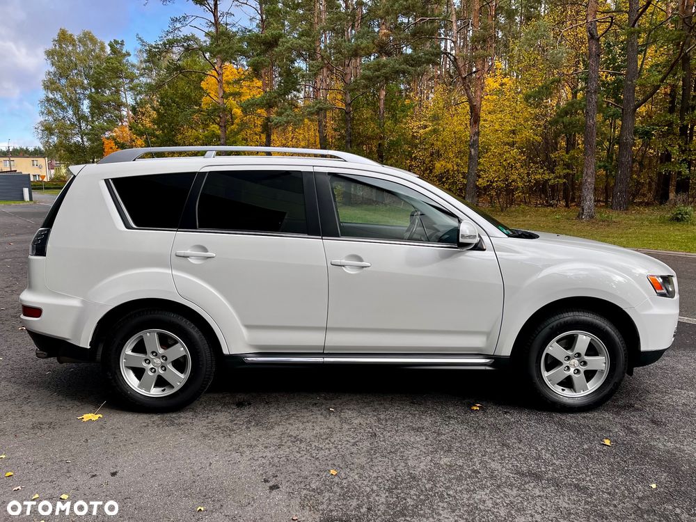 Mitsubishi Outlander 2.0 DI-D 4WD Invite - 13