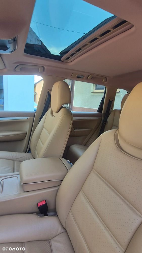 Porsche Cayenne - 14