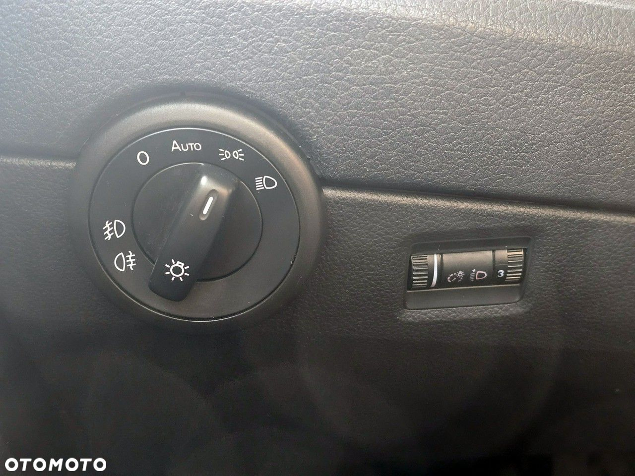 Volkswagen Caravelle - 8