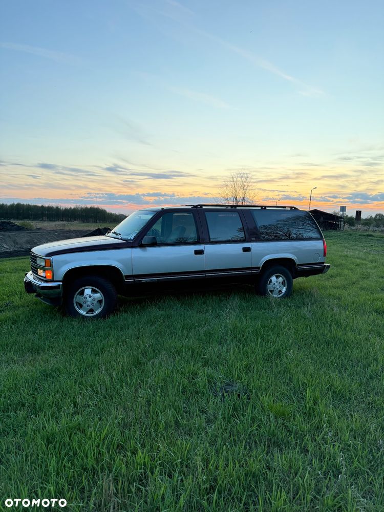 Chevrolet Suburban - 20