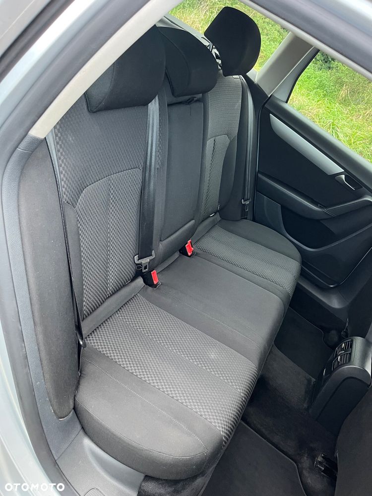 Volkswagen Passat Variant 2.0 Blue TDI SCR Highline - 19