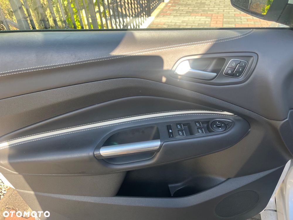 Ford Kuga 1.5 EcoBoost 2x4 Vignale - 13
