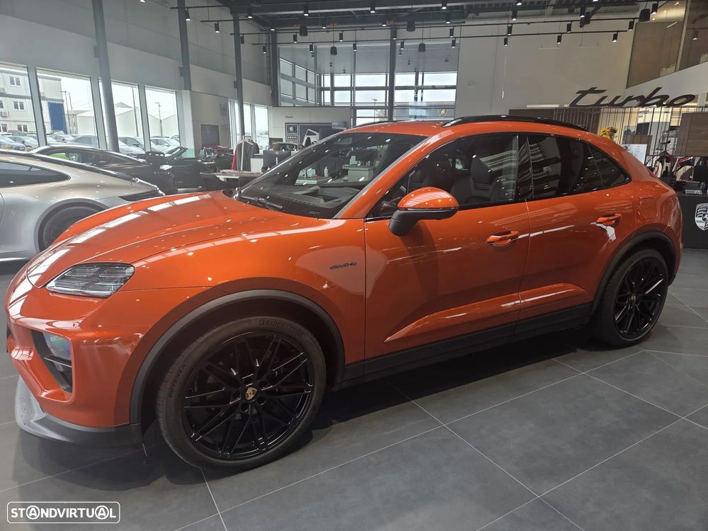 Porsche Macan Electric 4 - 7