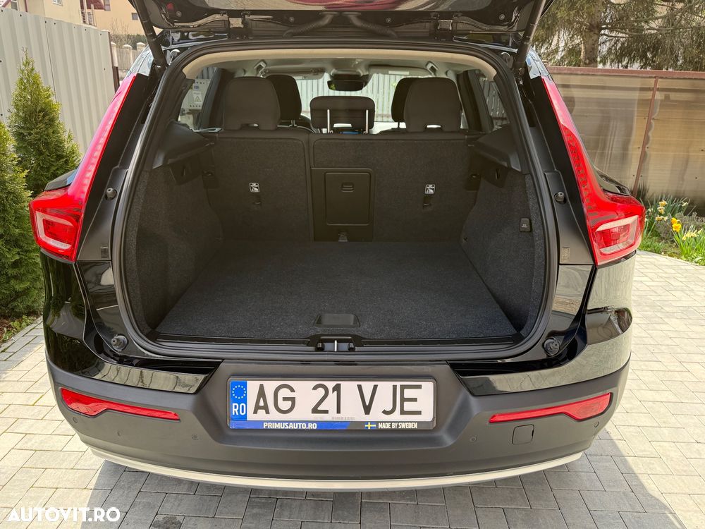 Volvo XC 40 B4 AT8 Mild Hybrid Momentum Pro - 23