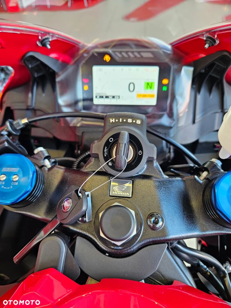 Honda CBR - 17