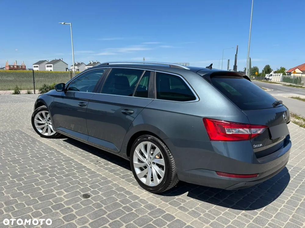 Skoda Superb 2.0 TDI Ambition - 6
