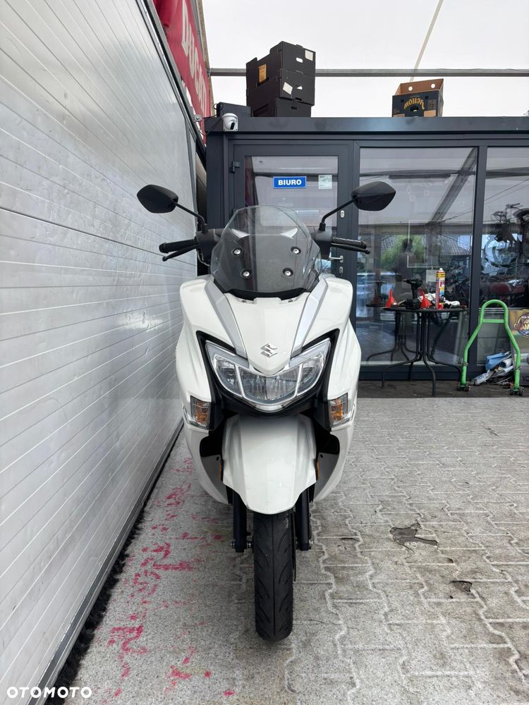 Suzuki Burgman - 28