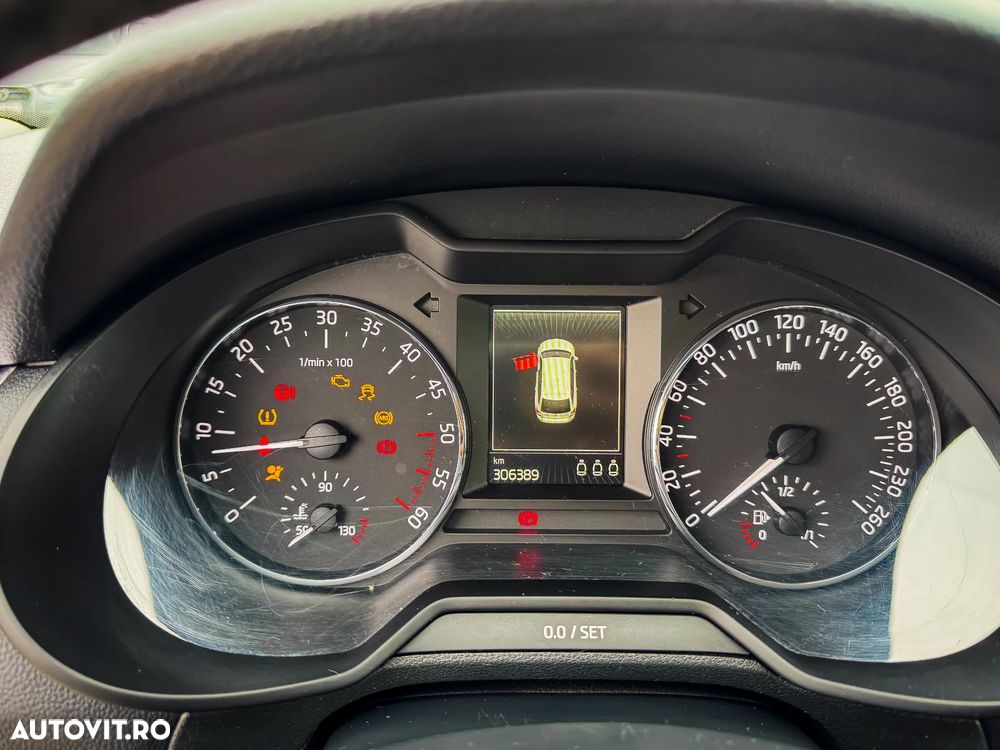 Skoda Octavia Combi 1.6 TDI GreenLine - 7