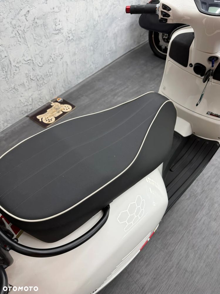 Vespa GTS - 18