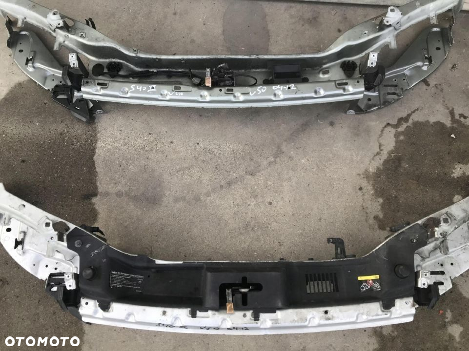 Pas przedni Volvo V50 S40 II 04-12r. wzmocnienie ramka okular reflektora oryginalne - 3