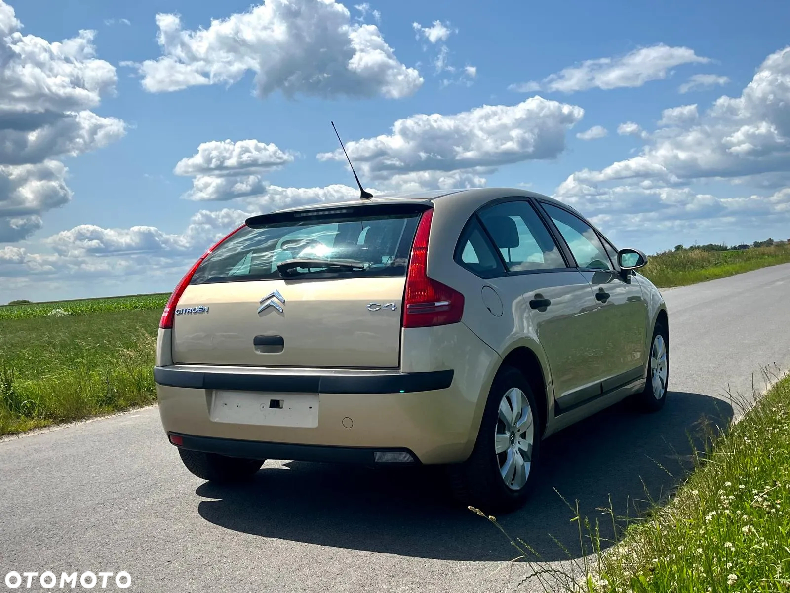 Citroën C4 1.6 16V Confort - 4
