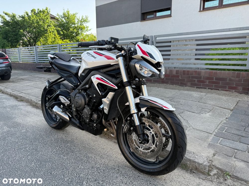 Triumph Street Triple - 1