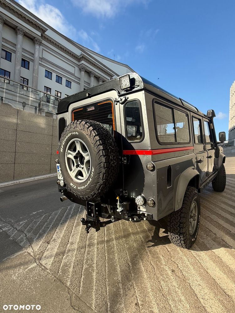 Land Rover Defender - 4