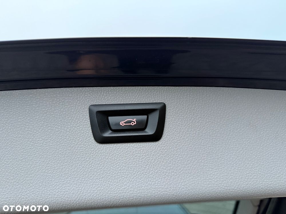 BMW Seria 3 320d DPF Edition Sport - 32