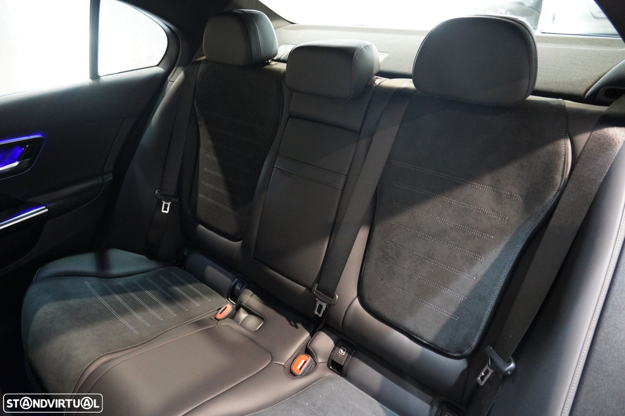 Mercedes-Benz C 300 d AMG Line - 29