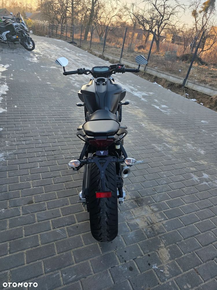 Yamaha MT - 17