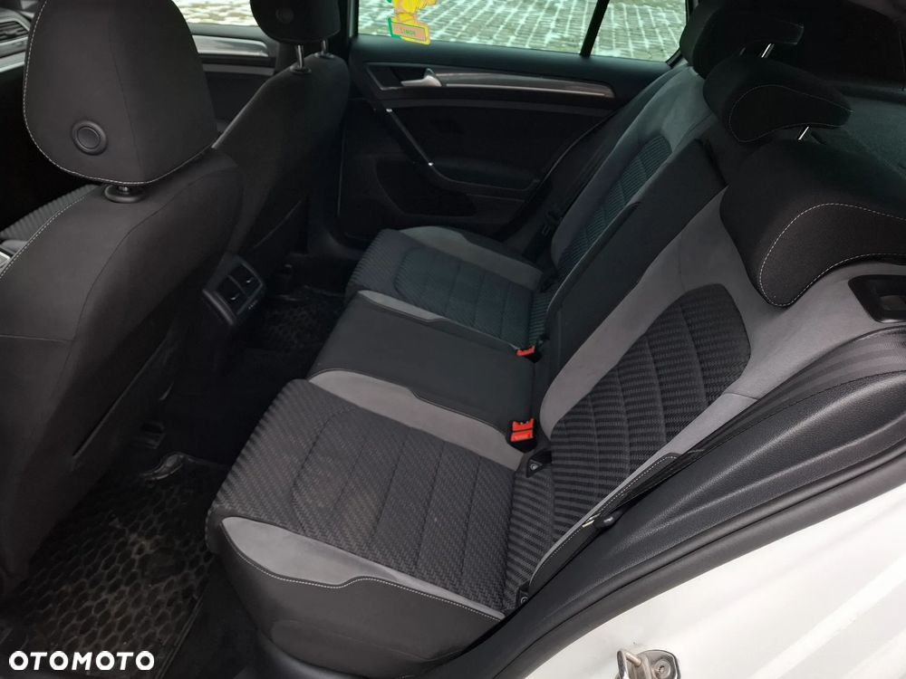 Volkswagen Golf - 13