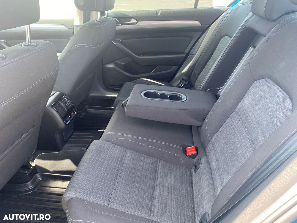 Volkswagen Passat 2.0 TDI SCR DSG Highline - 27