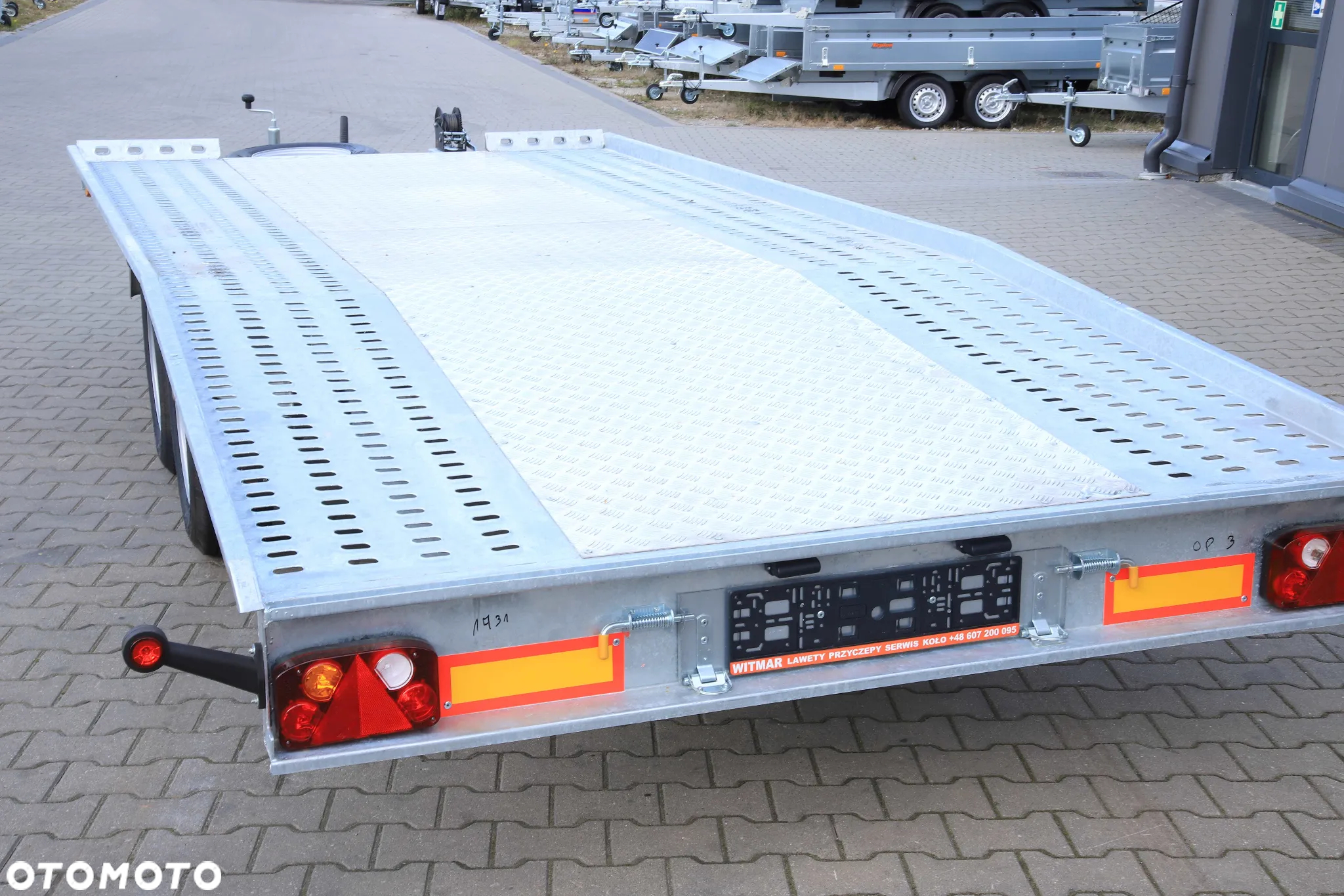 Niewiadów JUPITER 4,5 X 2 + ALU RYFEL DMC 2700 kg Koła 14C - 8