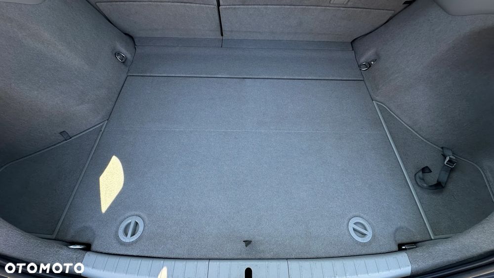 Toyota Prius - 18