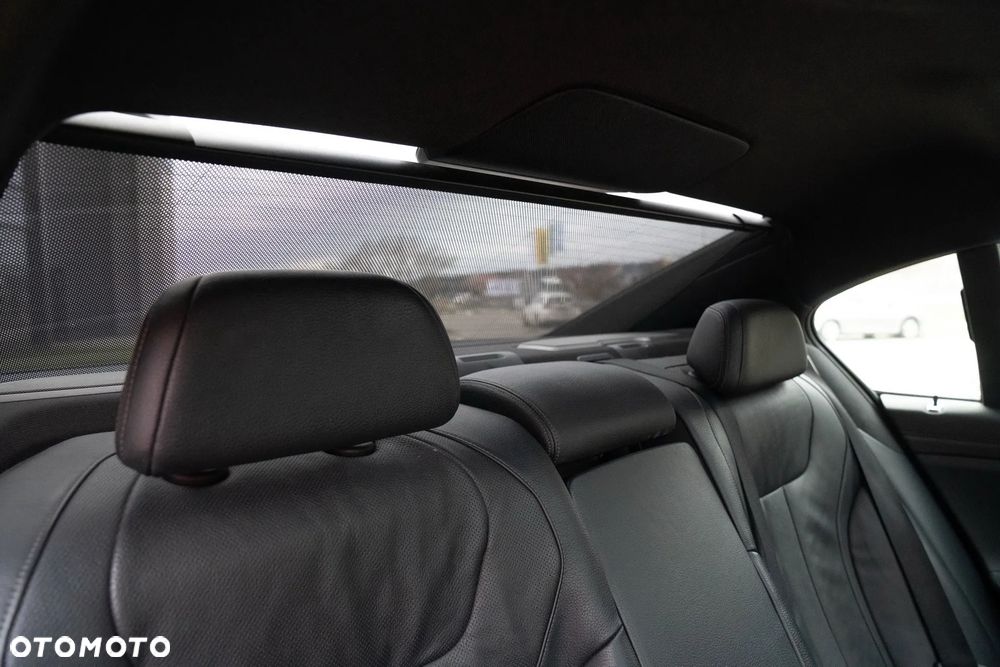 BMW Seria 7 740Li - 25