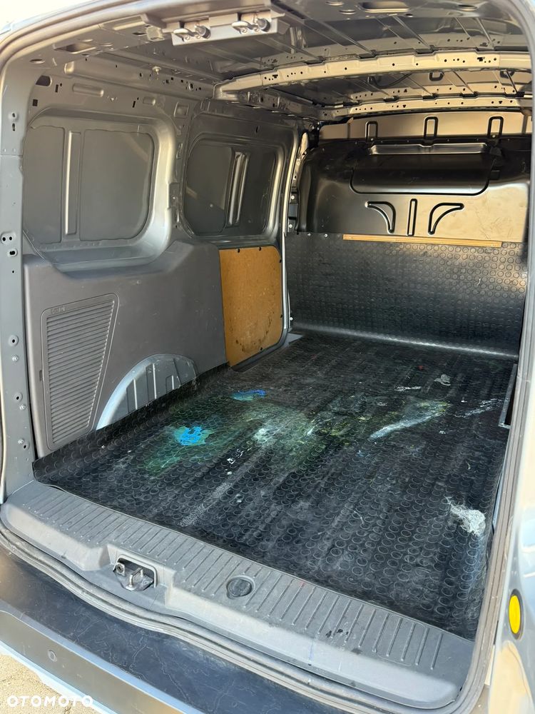 Ford Transit Connect - 16