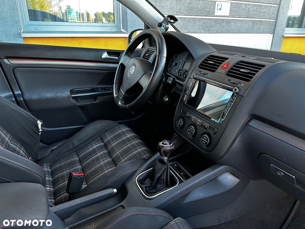 Volkswagen Golf - 14