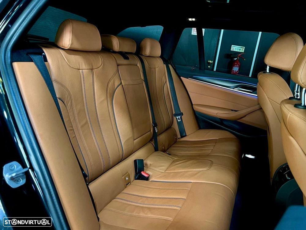 BMW 530 e Pack Desportivo M - 31