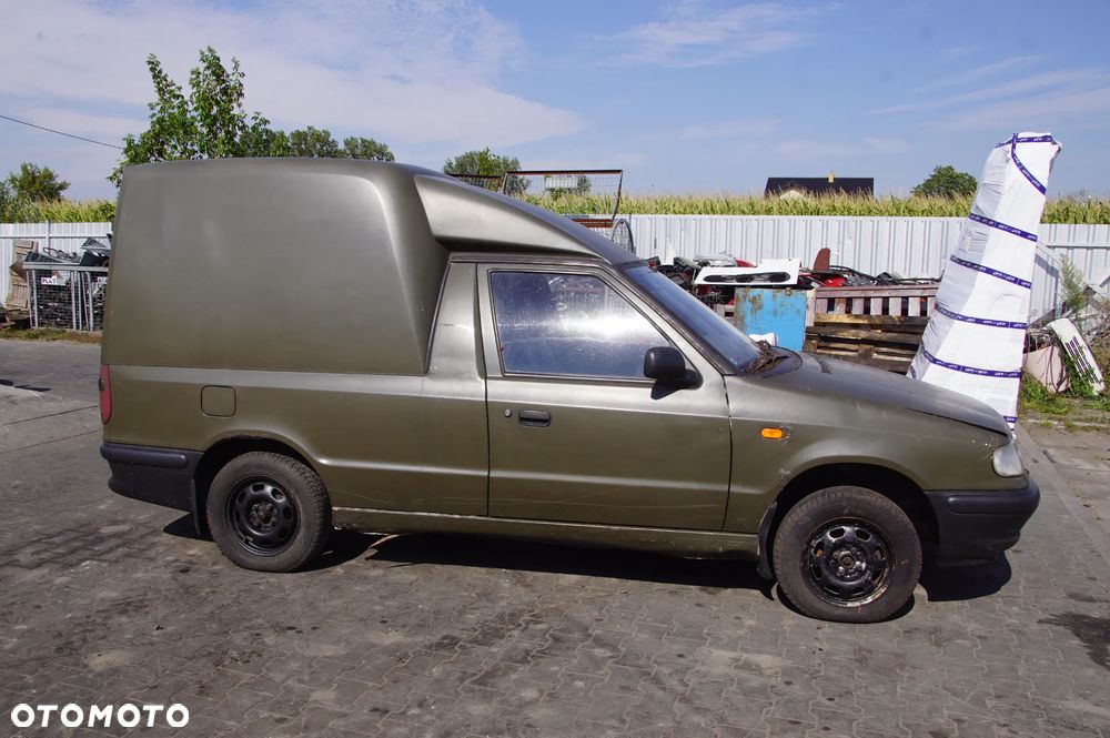 Auto na części - Skoda Felicia Pickup 1.9 D 64 KM AEF 002300041R 1998R Silnik Skrzynia Drzwi Szyba Maska Lampa Lusterko Deska Kokpit Sterownik Moduł Czujnik Fotel Licznik Kierownica - 4