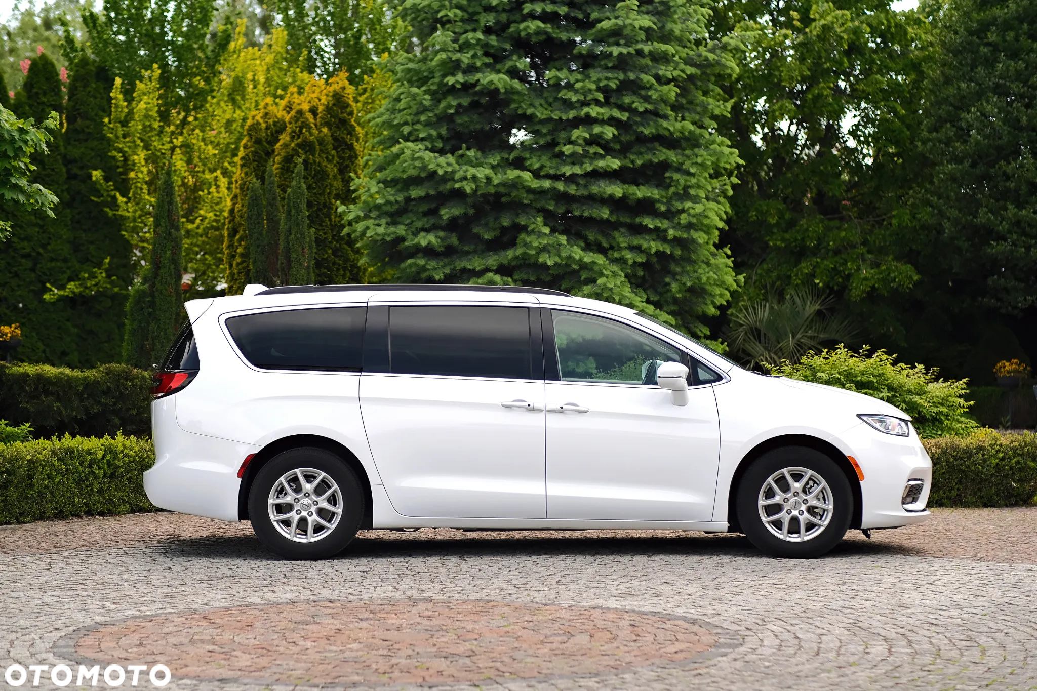 Chrysler Pacifica - 10