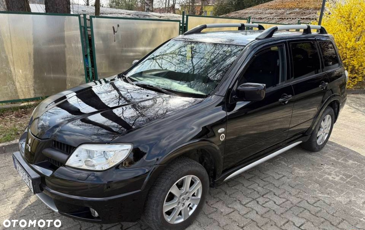 Mitsubishi Outlander 2.4 Dakar - 2