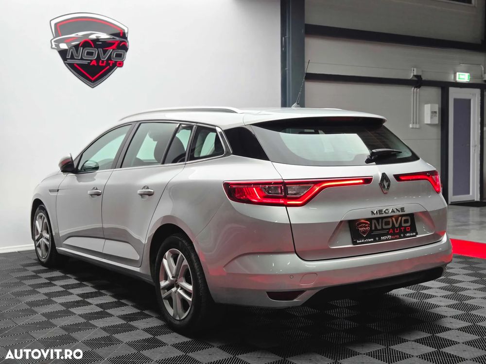 Renault Megane TCe 140 GPF EDC BUSINESS EDITION - 4